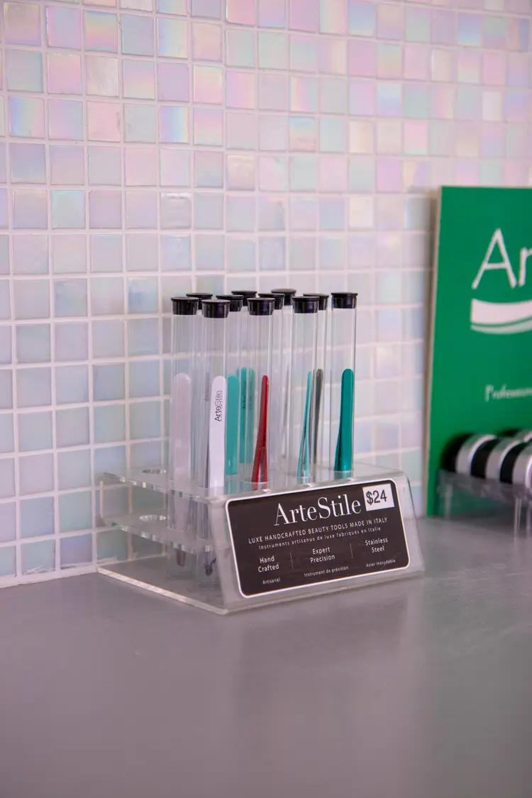 ArteStyle professional tweezers for brow grooming at home